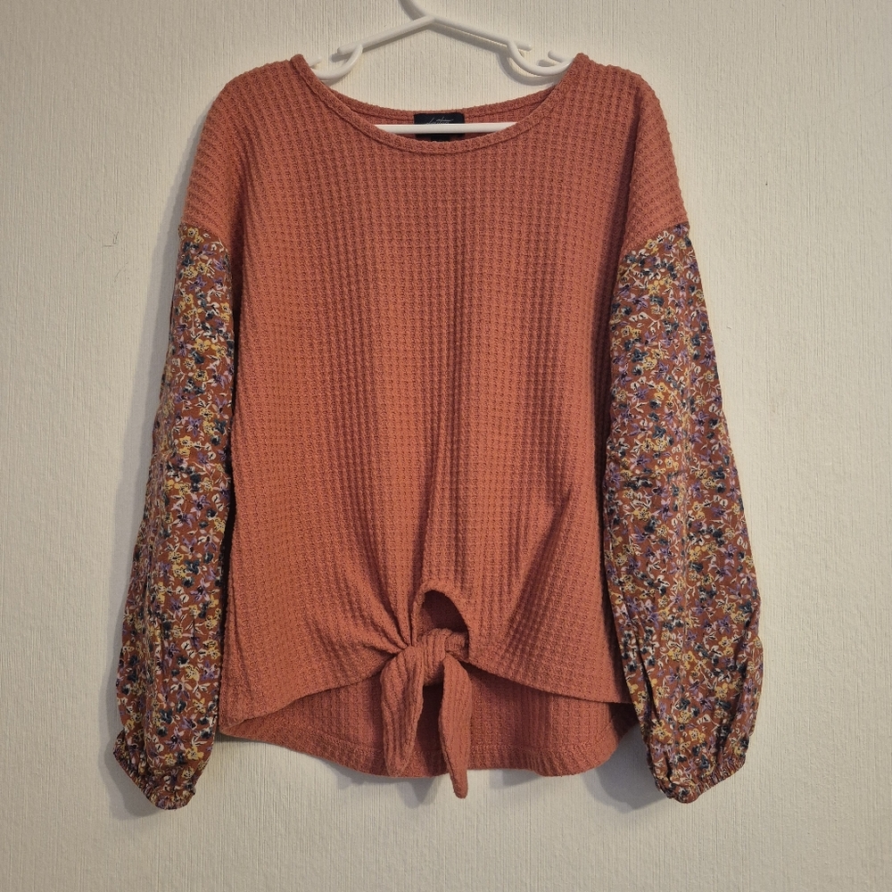 Daytrip Buckle Soft Waffle Knit Orange Balloon Sleeve Top size Small Floral